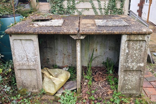 Log and coal store - log,